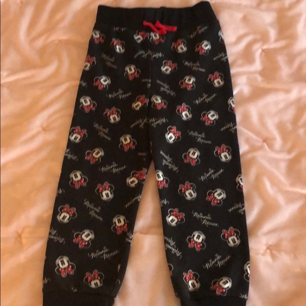 4T Minnie Mouse set. - Picture 4 of 6